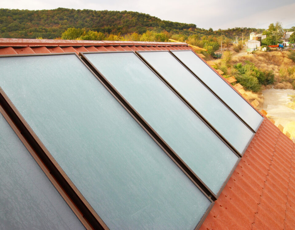Aquecimento solar ou fotovoltaico: qual a diferença prática? Aquecimento solar ou fotovoltaico: qual a diferença prática?