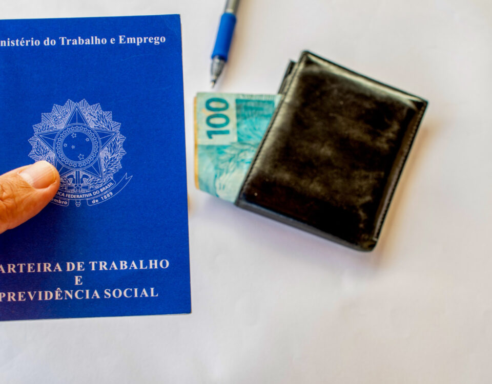 Quem tem carteira assinada pode acessar mais crédito? Quem tem carteira assinada pode acessar mais crédito?