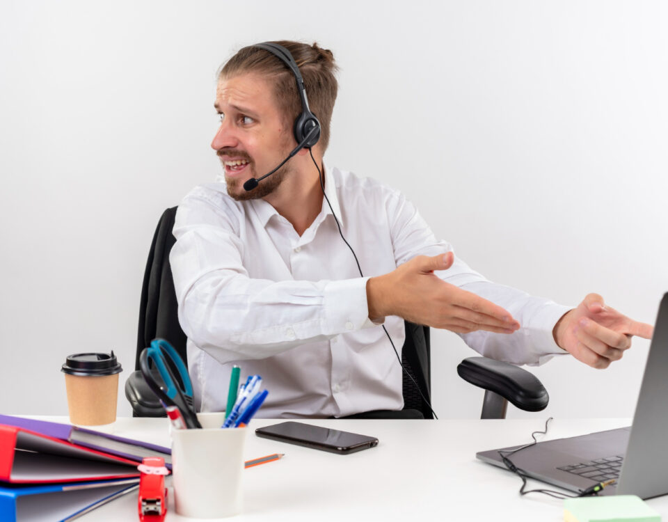 Por que o suporte de TI nunca resolve de primeira? Por que o suporte de TI nunca resolve de primeira?