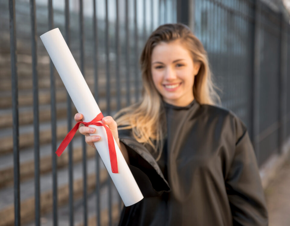 Quanto pesa um diploma frente à experiência profissional Quanto pesa um diploma frente à experiência profissional