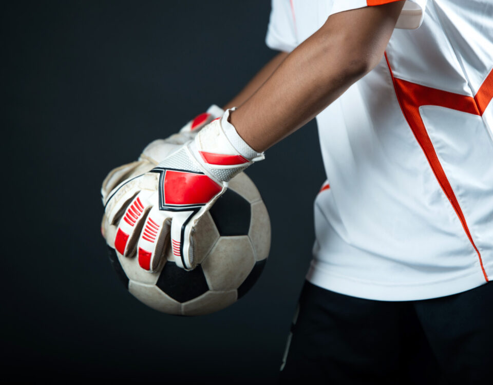 O que os escudos dos clubes revelam sobre cidades e torcidas