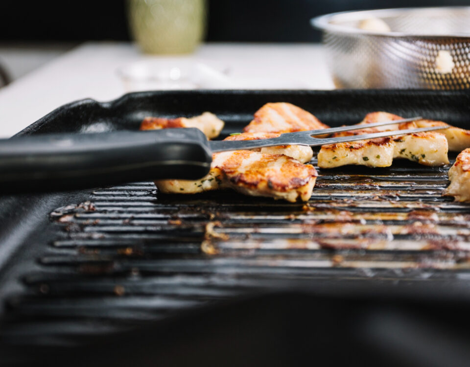 Como o apê vira área gourmet com a churrasqueira certa Como o apê vira área gourmet com a churrasqueira certa