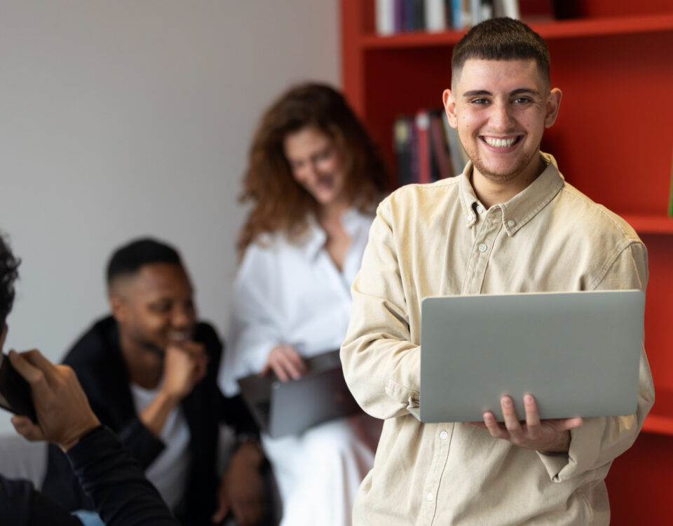 Cursos profissionalizantes que abrem portas em diferentes áreas