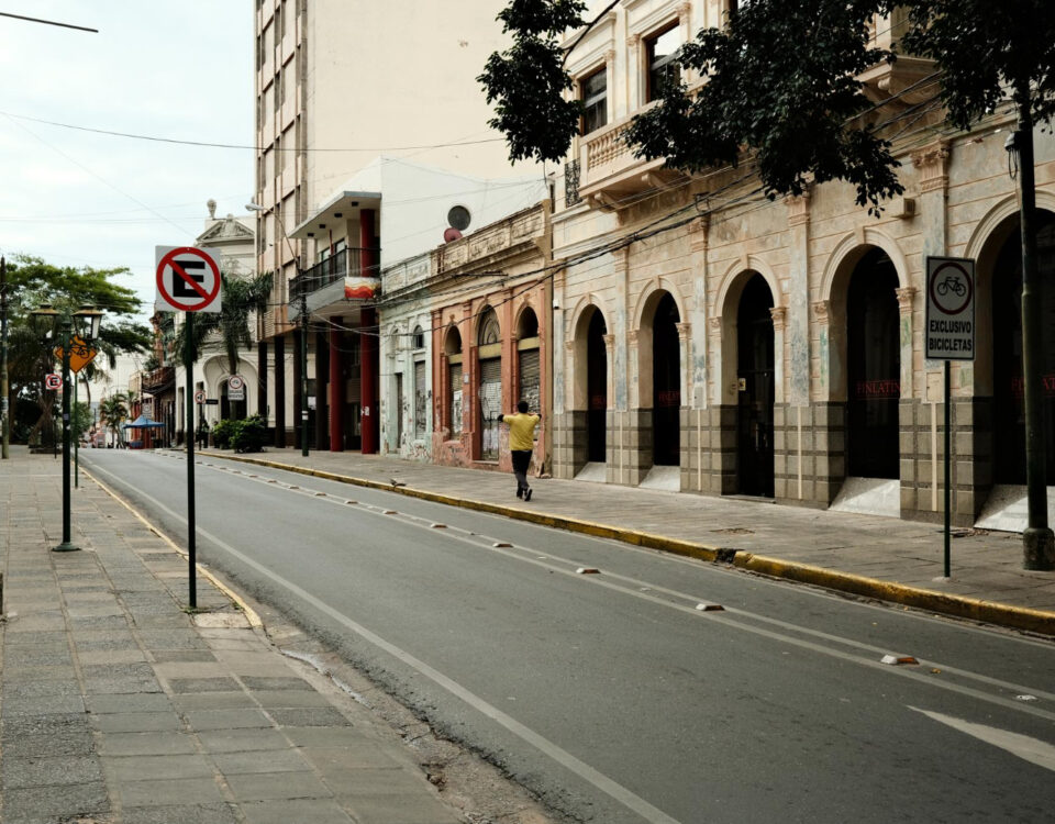 Por que brasileiros buscam residência no Paraguai?