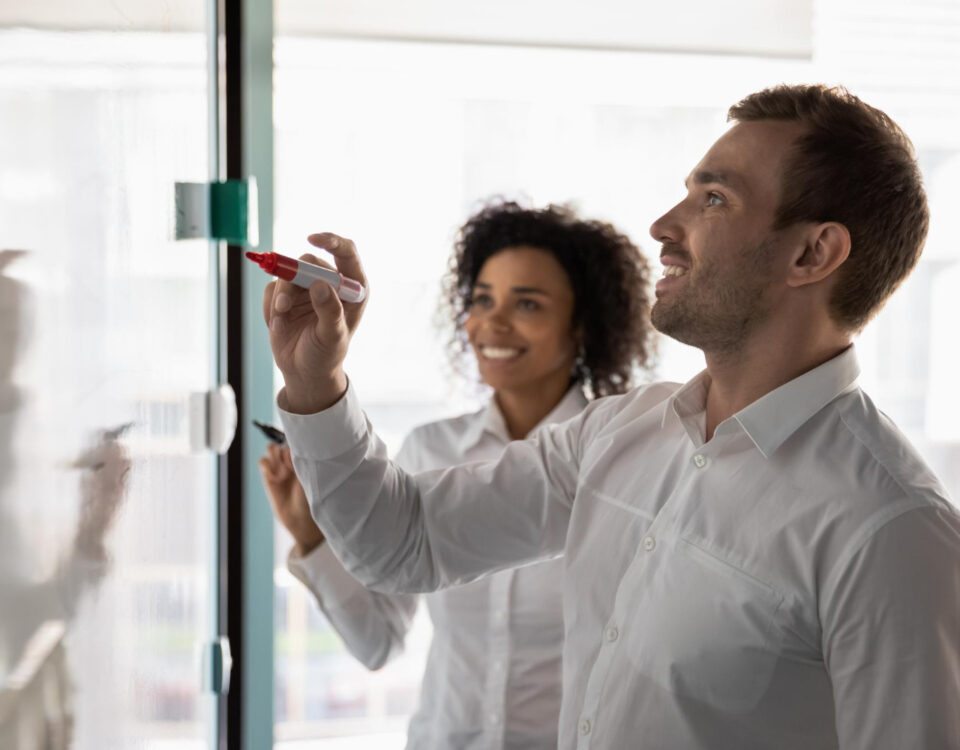 Ritual de feedback virou produto: por que o 1:1 está mudando