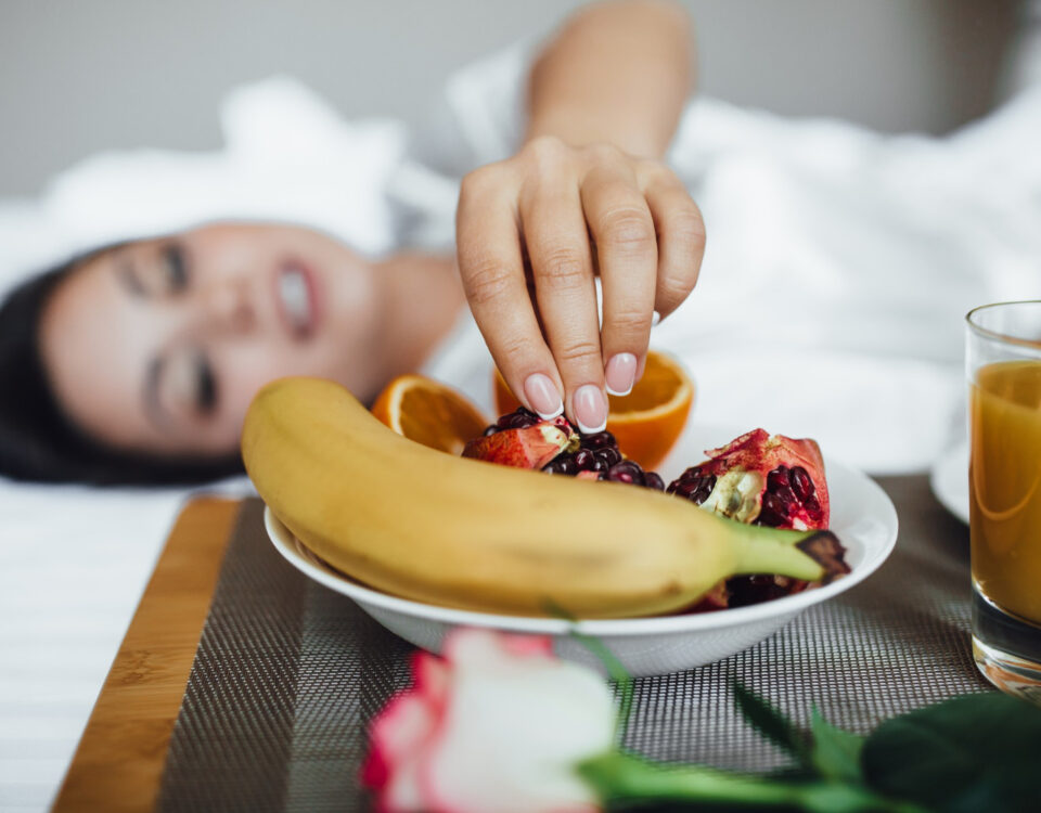 Mudanças simples na alimentação podem melhorar disposição e qualidade do sono