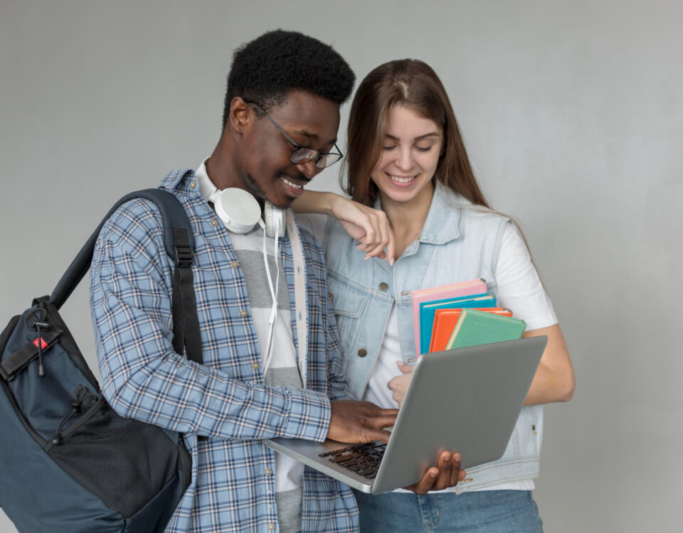 Faculdade ainda compensa? O retorno vai além do salário