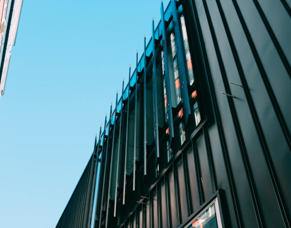 Como fachadas metálicas mudam a percepção de uma empresa Como fachadas metálicas mudam a percepção de uma empresa