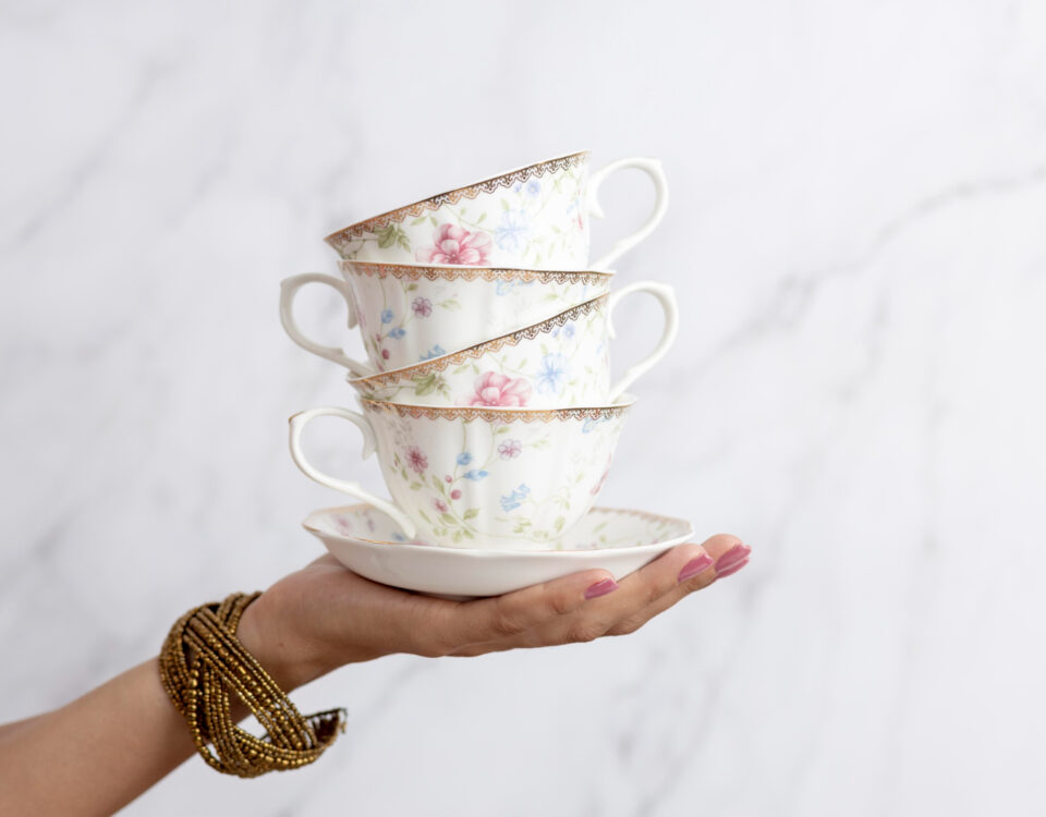 O que os símbolos no fundo da porcelana podem revelar?