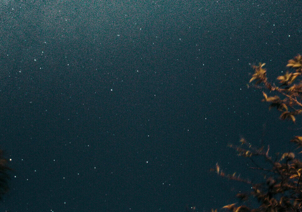 Imagem ilustrativa de chuva de meteoros orionídeas