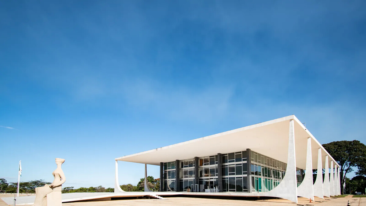 PCC é organização terrorista? O que diz a lei brasileira e o que muda Fachada do prédio do Supremo Tribunal Federal em Brasília