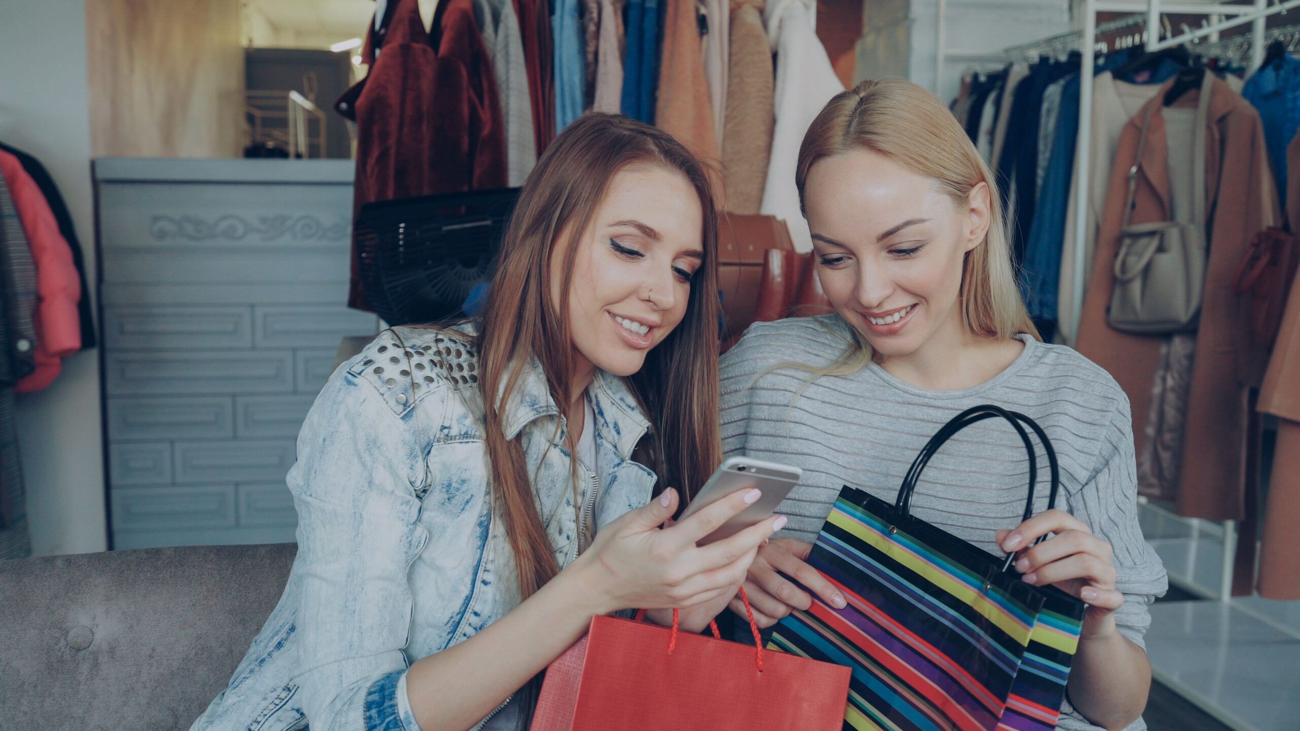 Pesquisar no TikTok e Instagram já substitui o Google em algumas compras?
